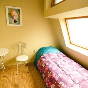 Kimchee Sinchon Guest house Seoul